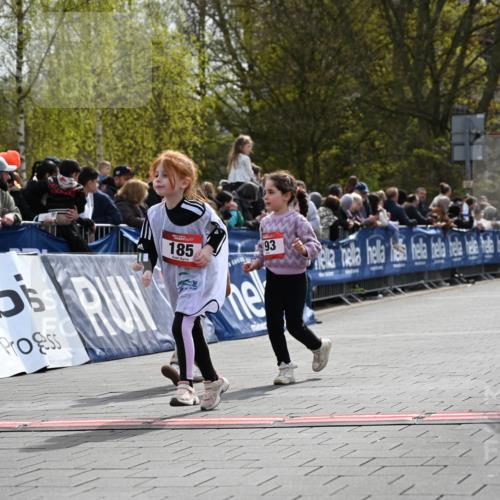 12.04.2026 - 45. Internationalen Wilhelmsburger Insellauf J. Mangold http://msf.ph/oto/9521307 12.04.2026 14:11:36 Ziel 185, 193, 179 meine-sportfotos.de