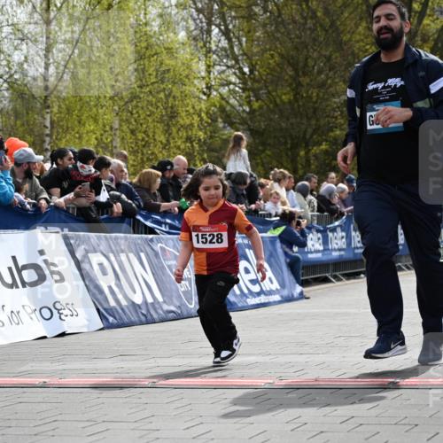 12.04.2026 - 45. Internationalen Wilhelmsburger Insellauf J. Mangold http://msf.ph/oto/9521321 12.04.2026 14:11:46 Ziel 1528, 213 meine-sportfotos.de