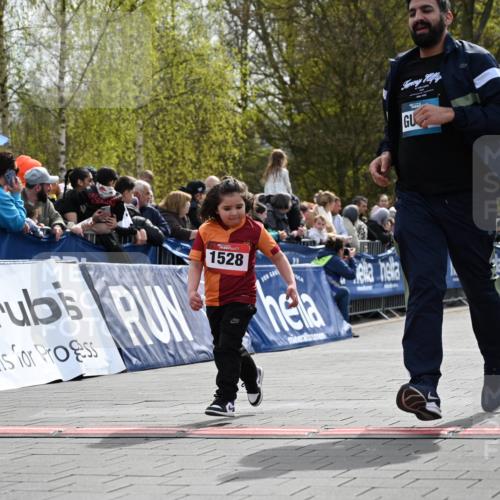 12.04.2026 - 45. Internationalen Wilhelmsburger Insellauf J. Mangold http://msf.ph/oto/9521322 12.04.2026 14:11:46 Ziel 1528, 213 meine-sportfotos.de
