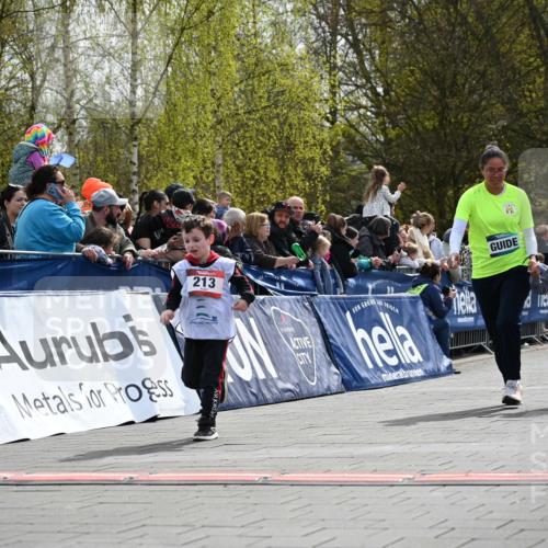 12.04.2026 - 45. Internationalen Wilhelmsburger Insellauf J. Mangold http://msf.ph/oto/9521337 12.04.2026 14:11:49 Ziel 1528, 213, 177 meine-sportfotos.de