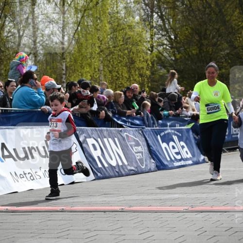 12.04.2026 - 45. Internationalen Wilhelmsburger Insellauf J. Mangold http://msf.ph/oto/9521340 12.04.2026 14:11:50 Ziel 1528, 213, 177, 1070 meine-sportfotos.de