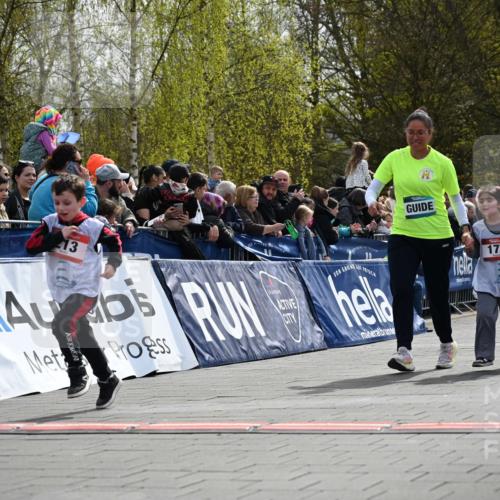12.04.2026 - 45. Internationalen Wilhelmsburger Insellauf J. Mangold http://msf.ph/oto/9521342 12.04.2026 14:11:50 Ziel 1528, 213, 177, 1070 meine-sportfotos.de