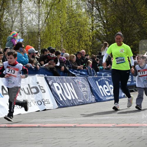 12.04.2026 - 45. Internationalen Wilhelmsburger Insellauf J. Mangold http://msf.ph/oto/9521343 12.04.2026 14:11:50 Ziel 1528, 213, 177, 1070 meine-sportfotos.de