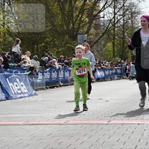 12.04.2026 - 45. Internationalen Wilhelmsburger Insellauf J. Mangold http://msf.ph/oto/9521357 12.04.2026 14:11:53 Ziel 213, 177, 1070 meine-sportfotos.de