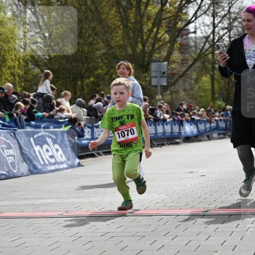 12.04.2026 - 45. Internationalen Wilhelmsburger Insellauf J. Mangold http://msf.ph/oto/9521364 12.04.2026 14:11:54 Ziel 213, 177, 1070 meine-sportfotos.de