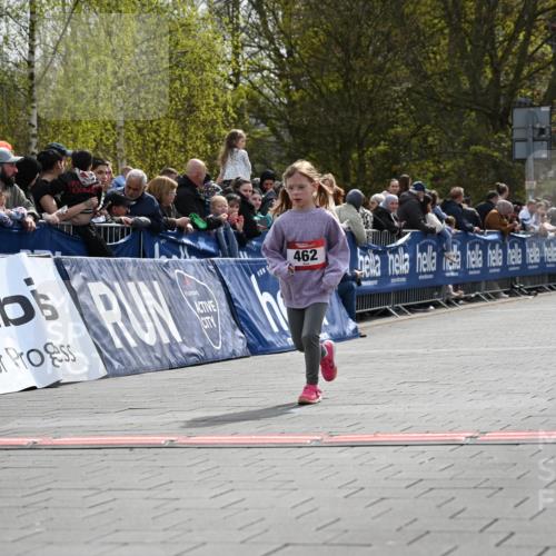 12.04.2026 - 45. Internationalen Wilhelmsburger Insellauf J. Mangold http://msf.ph/oto/9521365 12.04.2026 14:12:02 Ziel 462 meine-sportfotos.de