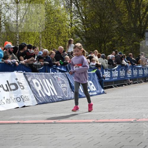 12.04.2026 - 45. Internationalen Wilhelmsburger Insellauf J. Mangold http://msf.ph/oto/9521367 12.04.2026 14:12:02 Ziel 462 meine-sportfotos.de