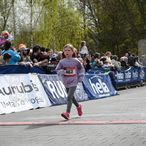 12.04.2026 - 45. Internationalen Wilhelmsburger Insellauf J. Mangold http://msf.ph/oto/9521371 12.04.2026 14:12:02 Ziel 462 meine-sportfotos.de