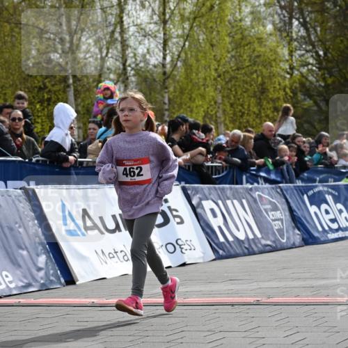 12.04.2026 - 45. Internationalen Wilhelmsburger Insellauf J. Mangold http://msf.ph/oto/9521378 12.04.2026 14:12:03 Ziel 462 meine-sportfotos.de