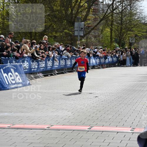 12.04.2026 - 45. Internationalen Wilhelmsburger Insellauf J. Mangold http://msf.ph/oto/9521382 12.04.2026 14:19:12 Ziel 1624 meine-sportfotos.de