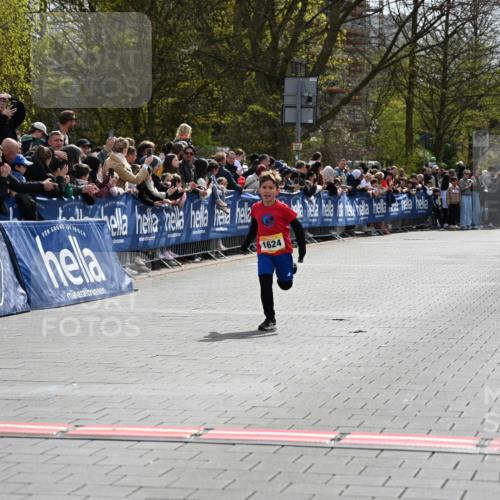 12.04.2026 - 45. Internationalen Wilhelmsburger Insellauf J. Mangold http://msf.ph/oto/9521386 12.04.2026 14:19:13 Ziel 1624 meine-sportfotos.de