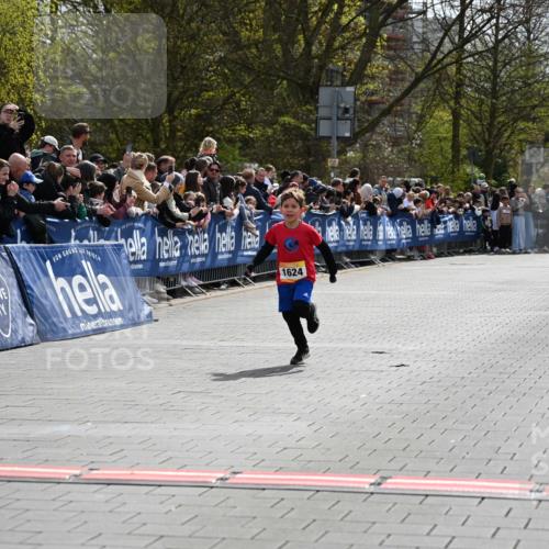 12.04.2026 - 45. Internationalen Wilhelmsburger Insellauf J. Mangold http://msf.ph/oto/9521387 12.04.2026 14:19:13 Ziel 1624 meine-sportfotos.de