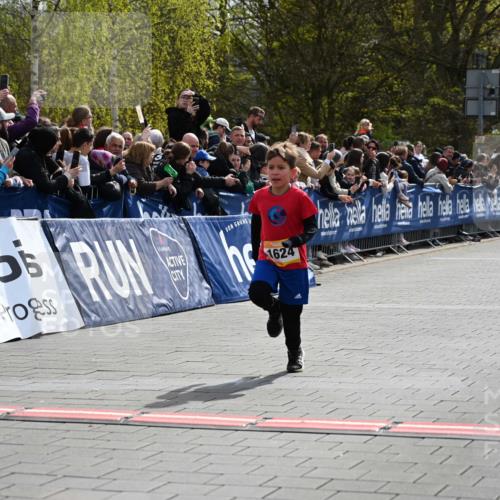 12.04.2026 - 45. Internationalen Wilhelmsburger Insellauf J. Mangold http://msf.ph/oto/9521398 12.04.2026 14:19:14 Ziel 1624 meine-sportfotos.de