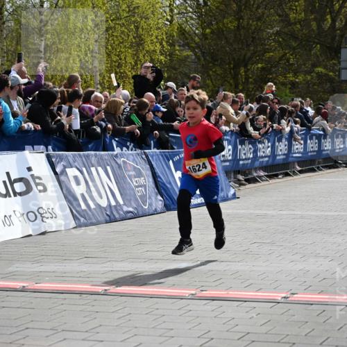 12.04.2026 - 45. Internationalen Wilhelmsburger Insellauf J. Mangold http://msf.ph/oto/9521399 12.04.2026 14:19:14 Ziel 1624 meine-sportfotos.de