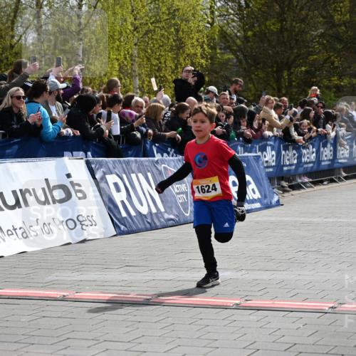 12.04.2026 - 45. Internationalen Wilhelmsburger Insellauf J. Mangold http://msf.ph/oto/9521401 12.04.2026 14:19:14 Ziel 1624 meine-sportfotos.de
