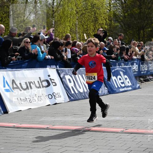 12.04.2026 - 45. Internationalen Wilhelmsburger Insellauf J. Mangold http://msf.ph/oto/9521403 12.04.2026 14:19:14 Ziel 1624 meine-sportfotos.de