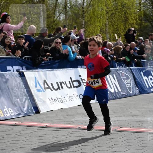 12.04.2026 - 45. Internationalen Wilhelmsburger Insellauf J. Mangold http://msf.ph/oto/9521406 12.04.2026 14:19:14 Ziel 1624 meine-sportfotos.de