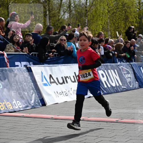 12.04.2026 - 45. Internationalen Wilhelmsburger Insellauf J. Mangold http://msf.ph/oto/9521407 12.04.2026 14:19:14 Ziel 1624 meine-sportfotos.de