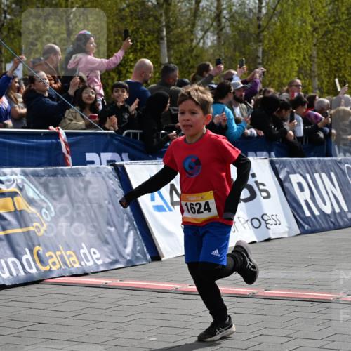 12.04.2026 - 45. Internationalen Wilhelmsburger Insellauf J. Mangold http://msf.ph/oto/9521409 12.04.2026 14:19:15 Ziel 1624 meine-sportfotos.de