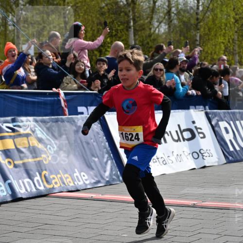 12.04.2026 - 45. Internationalen Wilhelmsburger Insellauf J. Mangold http://msf.ph/oto/9521410 12.04.2026 14:19:15 Ziel 1624 meine-sportfotos.de