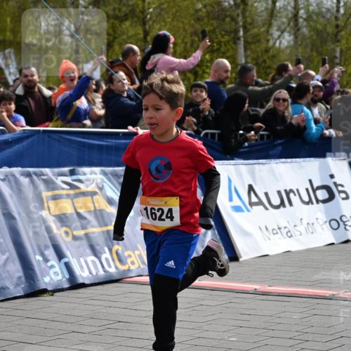 12.04.2026 - 45. Internationalen Wilhelmsburger Insellauf J. Mangold http://msf.ph/oto/9521412 12.04.2026 14:19:15 Ziel 1624 meine-sportfotos.de