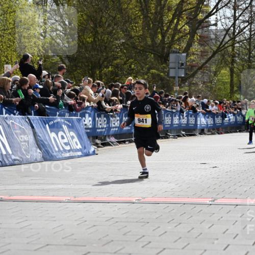 12.04.2026 - 45. Internationalen Wilhelmsburger Insellauf J. Mangold http://msf.ph/oto/9521414 12.04.2026 14:19:30 Ziel 941, 265, 87 meine-sportfotos.de