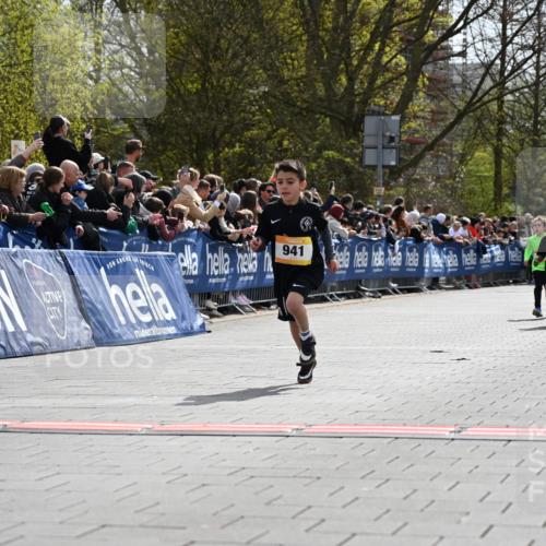12.04.2026 - 45. Internationalen Wilhelmsburger Insellauf J. Mangold http://msf.ph/oto/9521415 12.04.2026 14:19:30 Ziel 941, 265, 87 meine-sportfotos.de