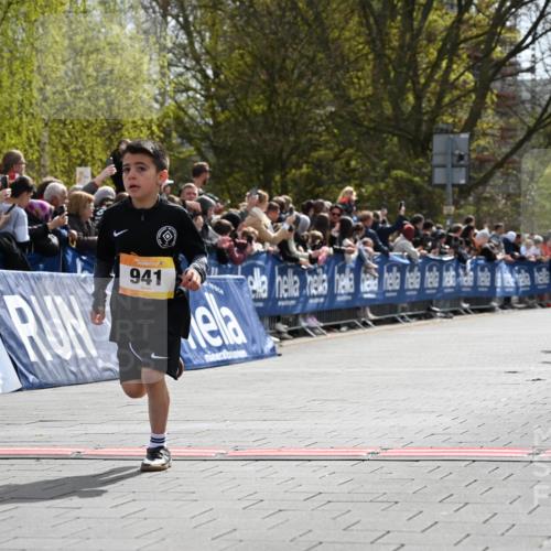 12.04.2026 - 45. Internationalen Wilhelmsburger Insellauf J. Mangold http://msf.ph/oto/9521418 12.04.2026 14:19:30 Ziel 941, 265, 87 meine-sportfotos.de