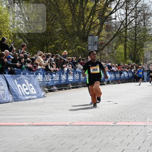 12.04.2026 - 45. Internationalen Wilhelmsburger Insellauf J. Mangold http://msf.ph/oto/9521419 12.04.2026 14:19:32 Ziel 941, 265, 87 meine-sportfotos.de