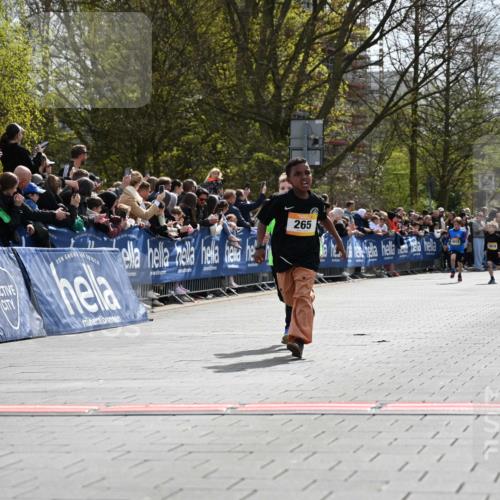 12.04.2026 - 45. Internationalen Wilhelmsburger Insellauf J. Mangold http://msf.ph/oto/9521421 12.04.2026 14:19:32 Ziel 941, 265, 87 meine-sportfotos.de