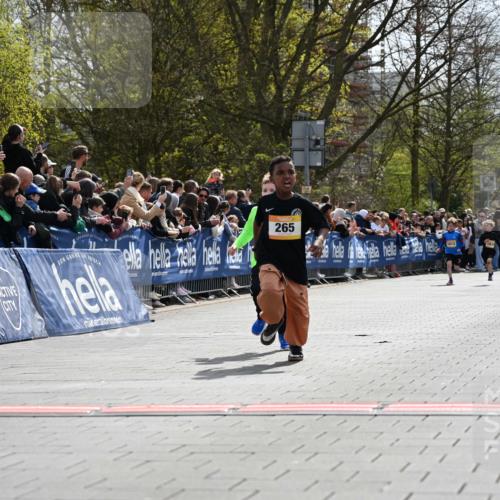 12.04.2026 - 45. Internationalen Wilhelmsburger Insellauf J. Mangold http://msf.ph/oto/9521423 12.04.2026 14:19:32 Ziel 941, 265, 87 meine-sportfotos.de