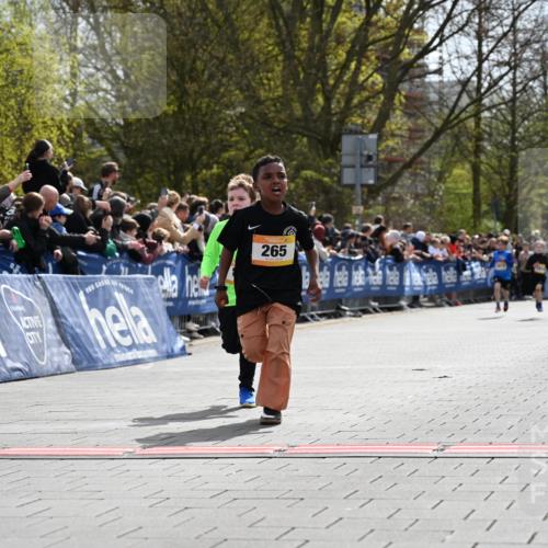 12.04.2026 - 45. Internationalen Wilhelmsburger Insellauf J. Mangold http://msf.ph/oto/9521429 12.04.2026 14:19:33 Ziel 941, 265, 87, 1614 meine-sportfotos.de