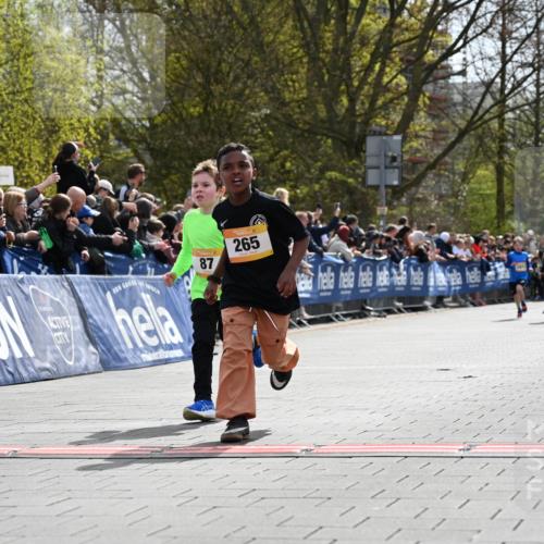 12.04.2026 - 45. Internationalen Wilhelmsburger Insellauf J. Mangold http://msf.ph/oto/9521432 12.04.2026 14:19:33 Ziel 941, 265, 87, 1614 meine-sportfotos.de
