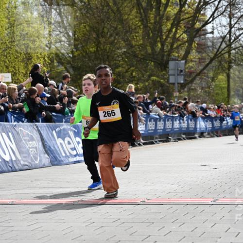 12.04.2026 - 45. Internationalen Wilhelmsburger Insellauf J. Mangold http://msf.ph/oto/9521433 12.04.2026 14:19:33 Ziel 941, 265, 87, 1614 meine-sportfotos.de