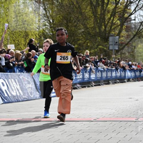 12.04.2026 - 45. Internationalen Wilhelmsburger Insellauf J. Mangold http://msf.ph/oto/9521436 12.04.2026 14:19:34 Ziel 941, 265, 87, 1614 meine-sportfotos.de