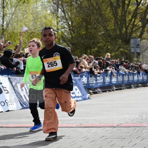 12.04.2026 - 45. Internationalen Wilhelmsburger Insellauf J. Mangold http://msf.ph/oto/9521440 12.04.2026 14:19:34 Ziel 941, 265, 87, 1614 meine-sportfotos.de