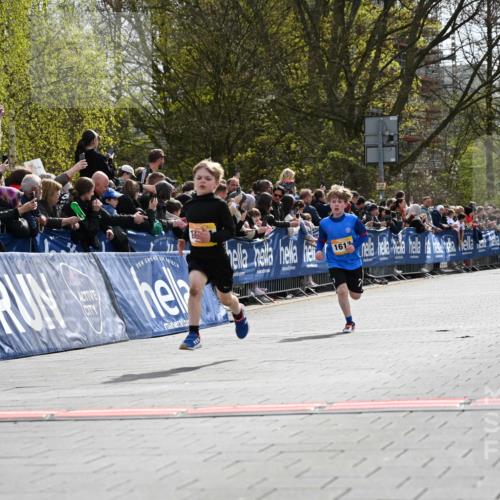 12.04.2026 - 45. Internationalen Wilhelmsburger Insellauf J. Mangold http://msf.ph/oto/9521447 12.04.2026 14:19:37 Ziel 265, 87, 1614, 1613 meine-sportfotos.de