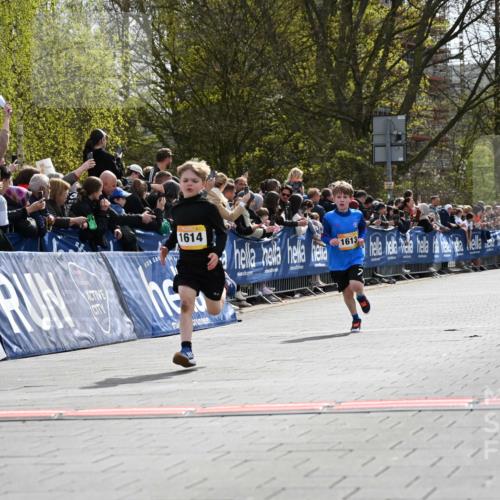 12.04.2026 - 45. Internationalen Wilhelmsburger Insellauf J. Mangold http://msf.ph/oto/9521448 12.04.2026 14:19:37 Ziel 265, 87, 1614, 1613 meine-sportfotos.de