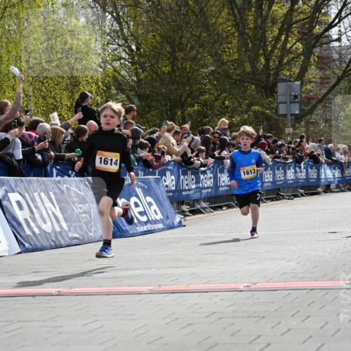 12.04.2026 - 45. Internationalen Wilhelmsburger Insellauf J. Mangold http://msf.ph/oto/9521451 12.04.2026 14:19:37 Ziel 265, 87, 1614, 1613 meine-sportfotos.de