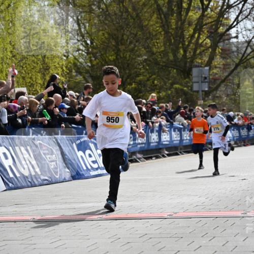 12.04.2026 - 45. Internationalen Wilhelmsburger Insellauf J. Mangold http://msf.ph/oto/9521460 12.04.2026 14:19:42 Ziel 1613, 950, 275, 480 meine-sportfotos.de