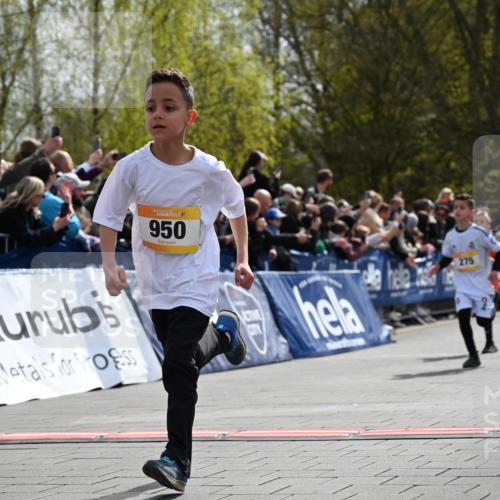 12.04.2026 - 45. Internationalen Wilhelmsburger Insellauf J. Mangold http://msf.ph/oto/9521468 12.04.2026 14:19:42 Ziel 1613, 950, 275, 480 meine-sportfotos.de