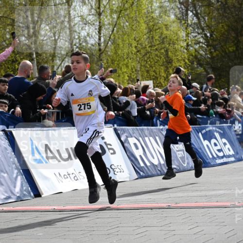12.04.2026 - 45. Internationalen Wilhelmsburger Insellauf J. Mangold http://msf.ph/oto/9521478 12.04.2026 14:19:44 Ziel 950, 275, 480 meine-sportfotos.de