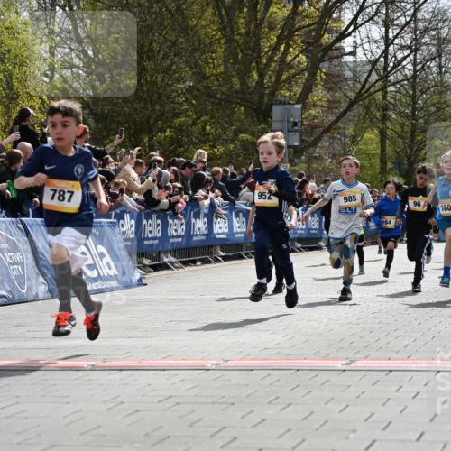 12.04.2026 - 45. Internationalen Wilhelmsburger Insellauf J. Mangold http://msf.ph/oto/9521495 12.04.2026 14:19:51 Ziel 787, 952, 1604, 985, 944, 64, 96, 579, 740 meine-sportfotos.de