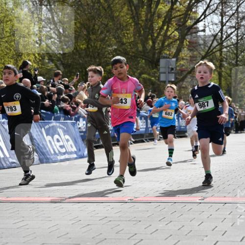 12.04.2026 - 45. Internationalen Wilhelmsburger Insellauf J. Mangold http://msf.ph/oto/9521541 12.04.2026 14:19:56 Ziel 952, 1604, 985, 944, 64, 96, 579, 740, 943, 793, 845, 682, 413, 982, 155, 621 meine-sportfotos.de