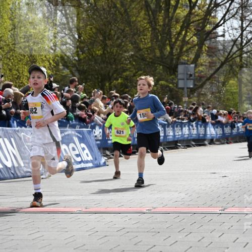 12.04.2026 - 45. Internationalen Wilhelmsburger Insellauf J. Mangold http://msf.ph/oto/9521556 12.04.2026 14:19:58 Ziel 96, 579, 740, 943, 793, 845, 682, 413, 982, 155, 621, 1602 meine-sportfotos.de