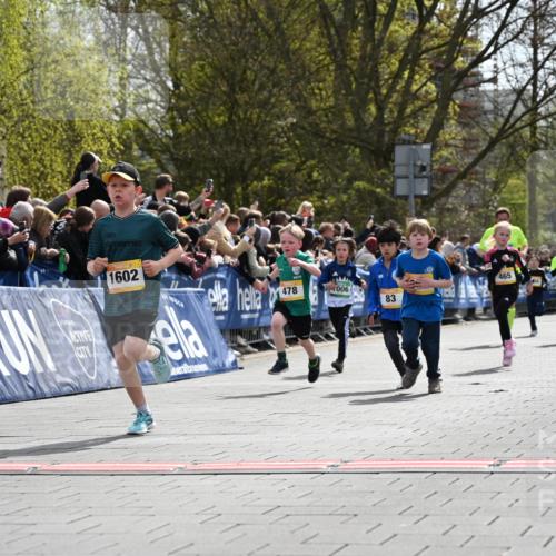 12.04.2026 - 45. Internationalen Wilhelmsburger Insellauf J. Mangold http://msf.ph/oto/9521573 12.04.2026 14:20:02 Ziel 982, 155, 621, 1602, 478, 83, 968, 465, 631, 1621 meine-sportfotos.de