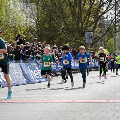 12.04.2026 - 45. Internationalen Wilhelmsburger Insellauf J. Mangold http://msf.ph/oto/9521578 12.04.2026 14:20:02 Ziel 982, 155, 621, 1602, 478, 83, 968, 465, 631, 1621 meine-sportfotos.de