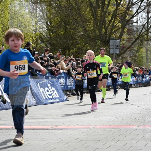 12.04.2026 - 45. Internationalen Wilhelmsburger Insellauf J. Mangold http://msf.ph/oto/9521598 12.04.2026 14:20:04 Ziel 1602, 478, 83, 968, 465, 631, 1621, 304, 225, 1618, 108, 534 meine-sportfotos.de