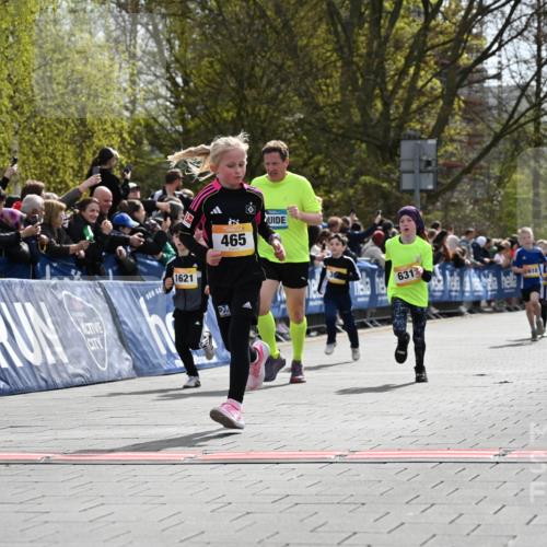 12.04.2026 - 45. Internationalen Wilhelmsburger Insellauf J. Mangold http://msf.ph/oto/9521608 12.04.2026 14:20:05 Ziel 1602, 478, 83, 968, 465, 631, 1621, 304, 225, 1618, 108, 534, 447, 560, 734 meine-sportfotos.de