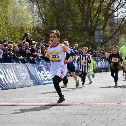 12.04.2026 - 45. Internationalen Wilhelmsburger Insellauf J. Mangold http://msf.ph/oto/9521620 12.04.2026 14:20:07 Ziel 478, 83, 968, 465, 631, 1621, 304, 225, 1618, 108, 534, 447, 560, 734, 775, 587 meine-sportfotos.de